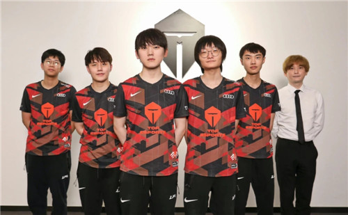首轮